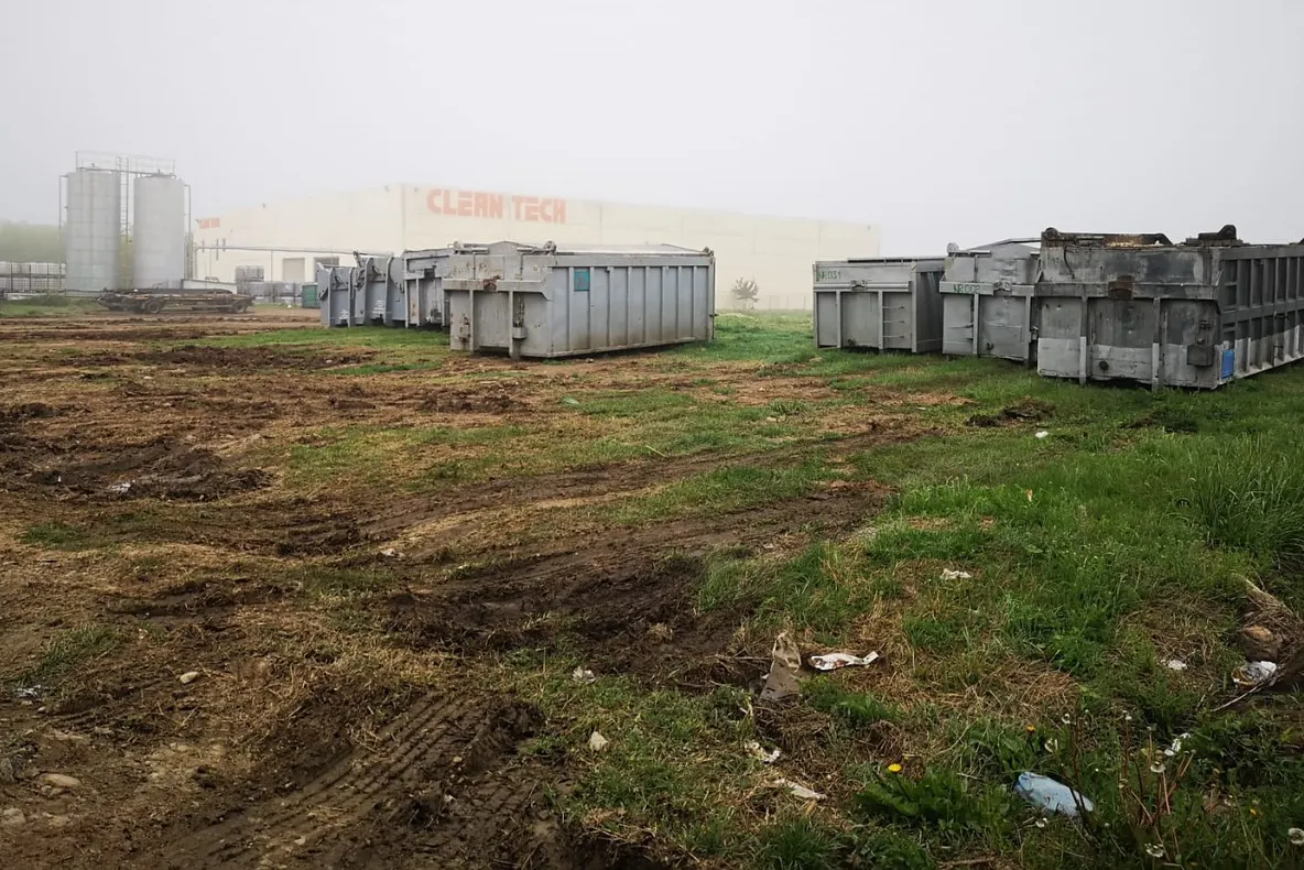 Frecție la un picior de lemn - Poluatorul Clean Tech amendat, din nou, de Garda de Mediu