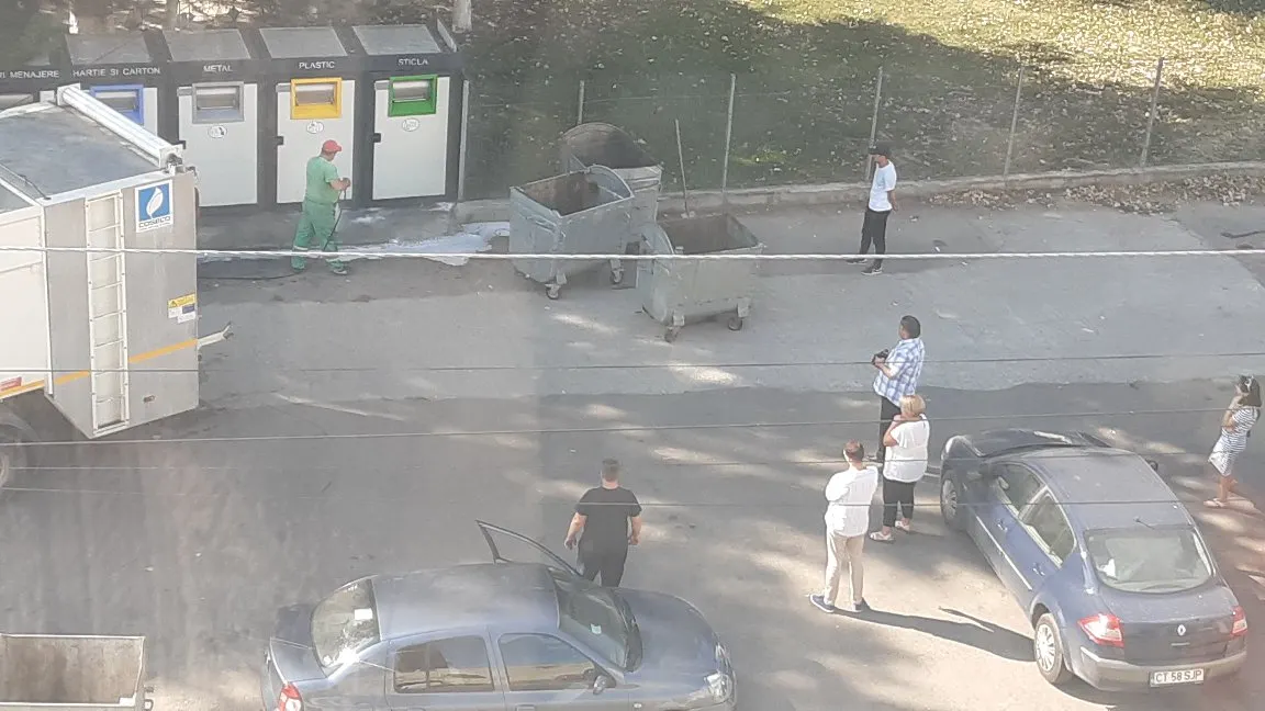 Polaris dezinfectează pubelele pe domeniul public!