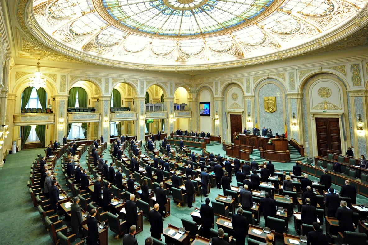 Senatul adoptă azi 115 inițiative legislative prin aprobare tacită.