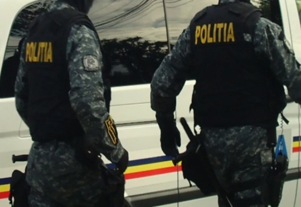 Percheziții pe linia detinerii ilegale de arme