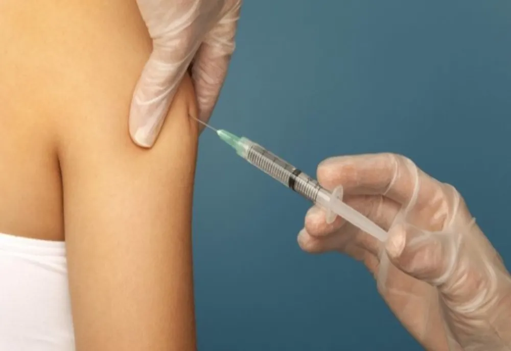 Rafila: Categoriile vulnerabile şi personalul medical ar trebui să fie primele care să primească vaccinul anti-COVID