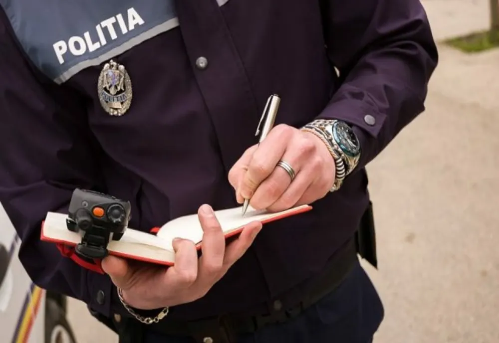 Un bărbat a fugit din carantină. Ce făcea când l-au găsit poliţiştii