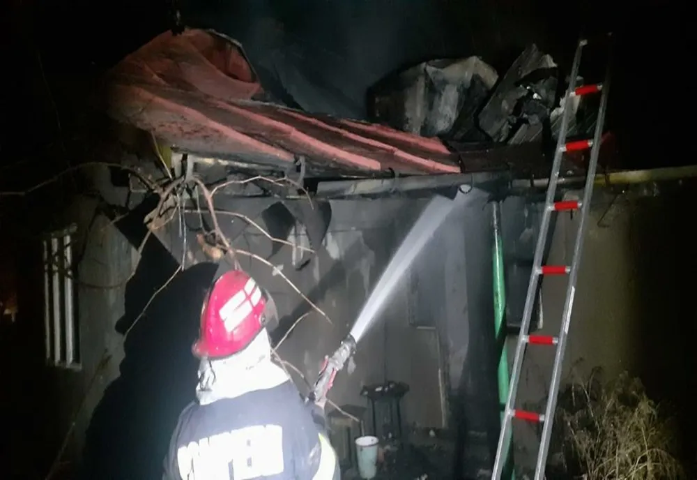 FOTO| Incendiu violent  în Platonești De la ce au pornit flăcările