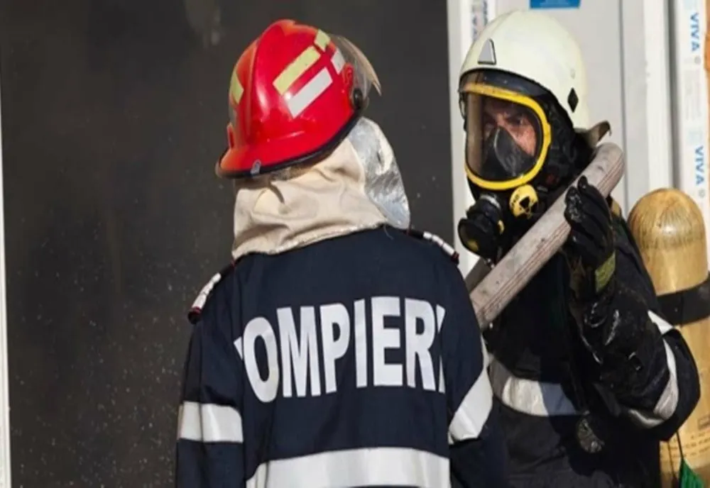 Pompierii ialomițeni “ocupați” în weekend.  66 de misiuni