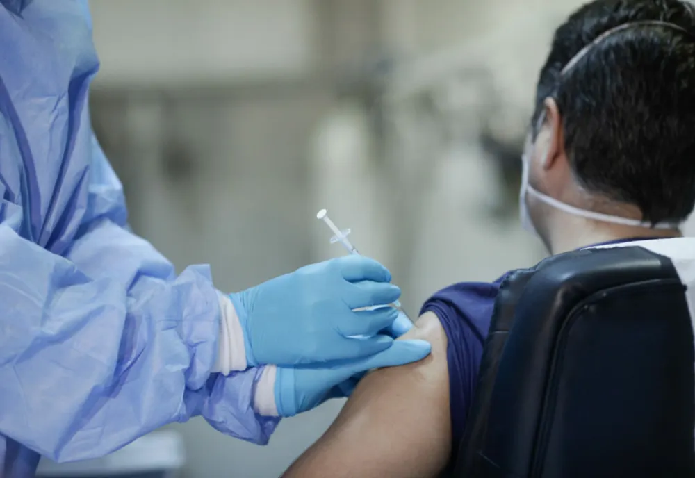 Vaccinare fără programare în toate spitalele militare din țară, începând de sâmbătă