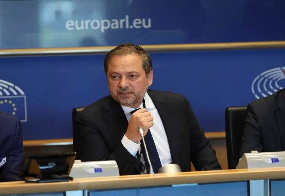 Dan Motreanu: Cercetătorii din România și utilizatorii din industrie își pot testa și optimiza aplicațiile solicitând acces la primul supercomputer al UE