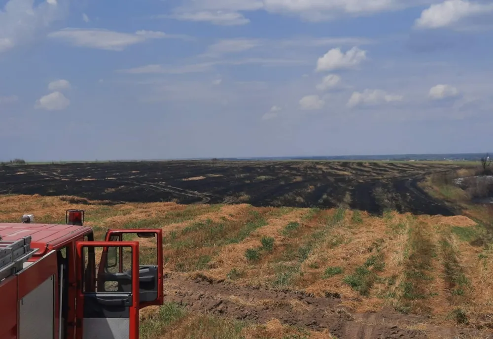 Zi de foc pentru pompierii din Ialomița. Intervenții la cinci incendii