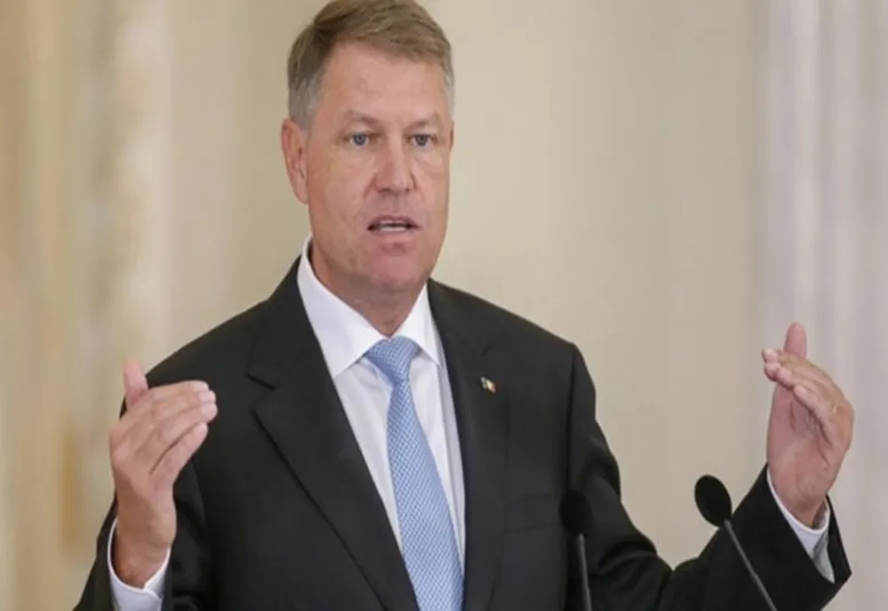 Președintele Klaus Iohannis invitat la Paris, la un dineu oficial cu președintele Macron