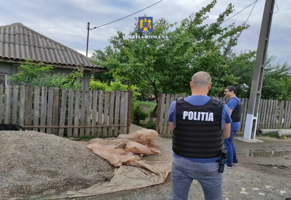 FOTO. Percheziții de amploare Hoți săltați de mascați și duși la audieri