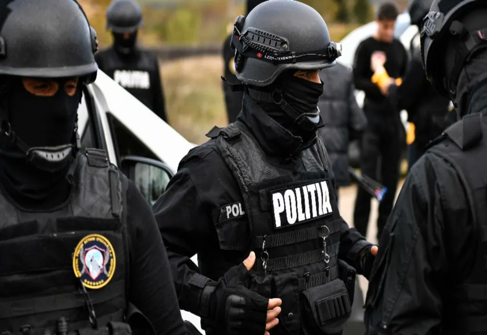 VIDEO Cămătarii din Urziceni și Manasia săltați de mascați. 17 persoane duse la audieri