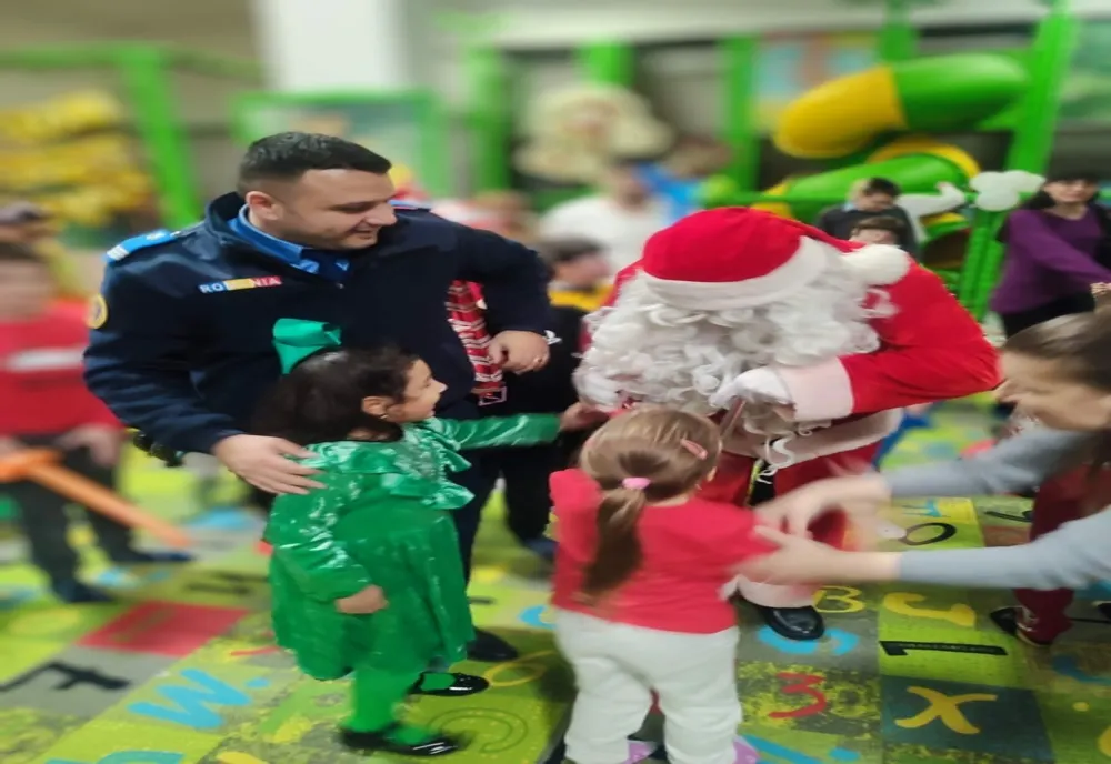 FOTO Mihai, omul care se împarte între Jandarmerie, familie și copiii de la Centrul Logo-pici  