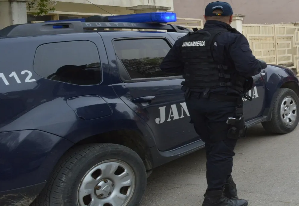 Adolescent prins de jandarmi în Parcul Teohari, în timp ce încerca să vândă substanțe interzise