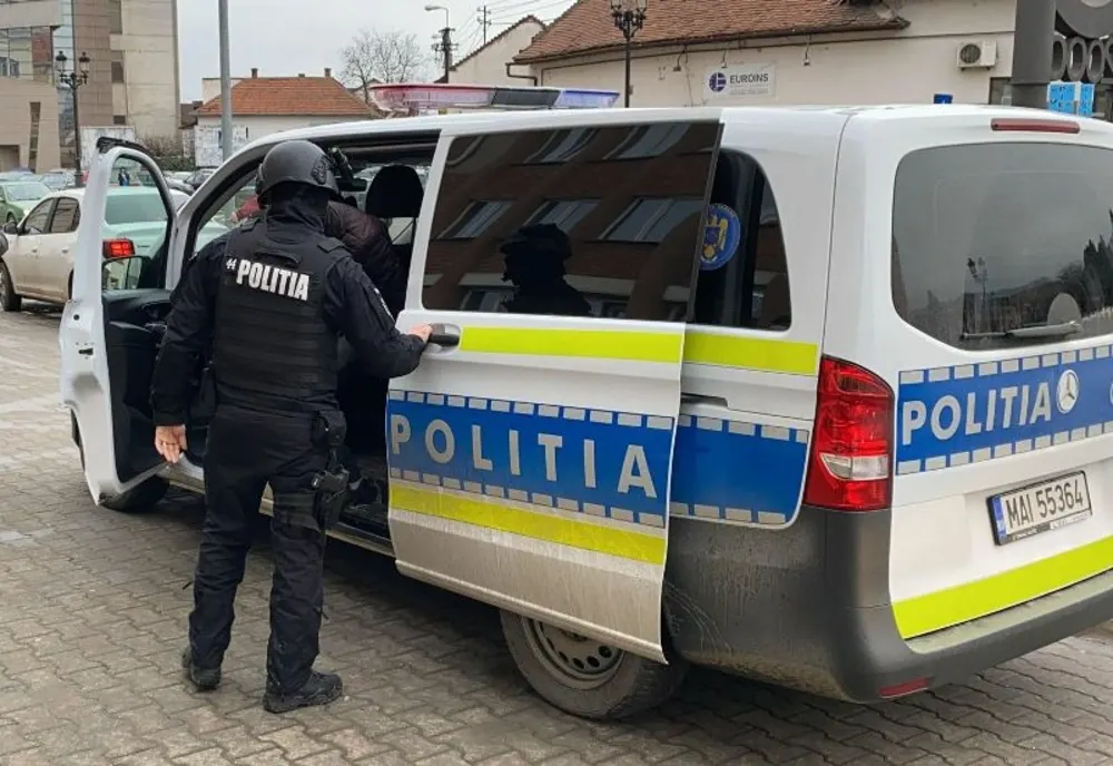 Percheziții la suspecți de contrabandă de țigări