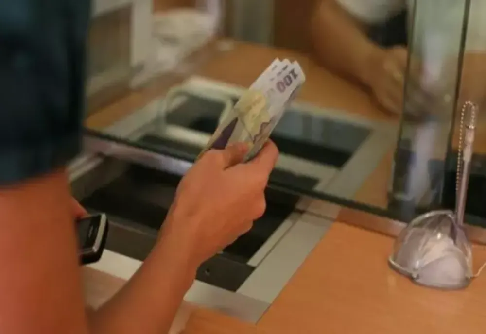 Anunț uriaș pentru românii care au rate. Ce se întâmplă cu indicele ROBOR?