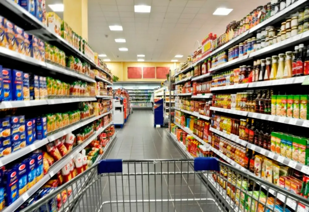Se schimbă eticheta produselor românești. Consumatorii, sfătuiți să verifice un detaliu important la raft