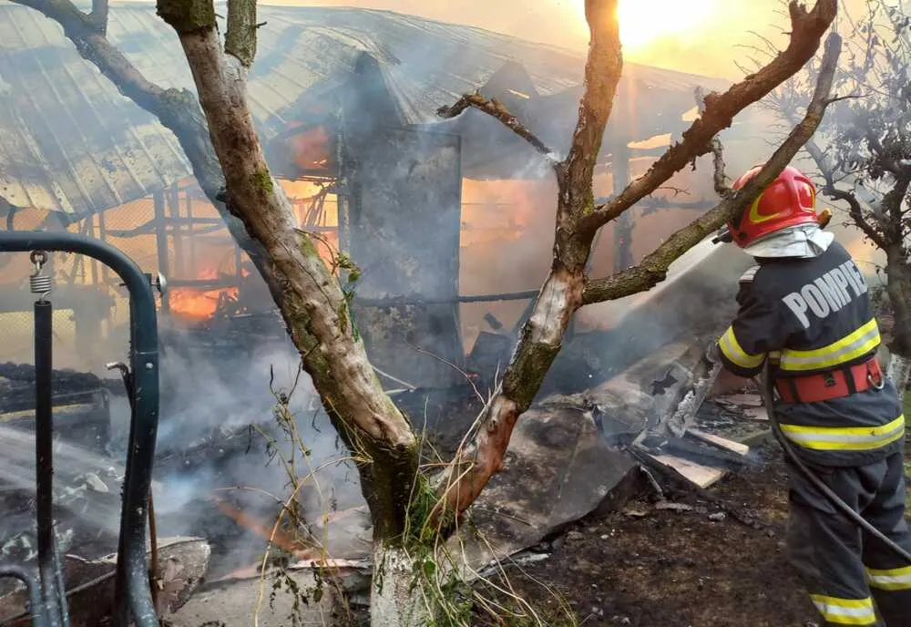 Incendiu violent în Drăgoești