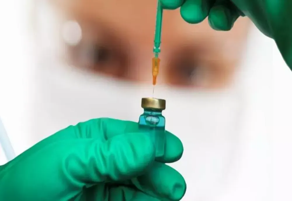 Val de procese împotriva marilor producători de vaccinuri anti-COVID