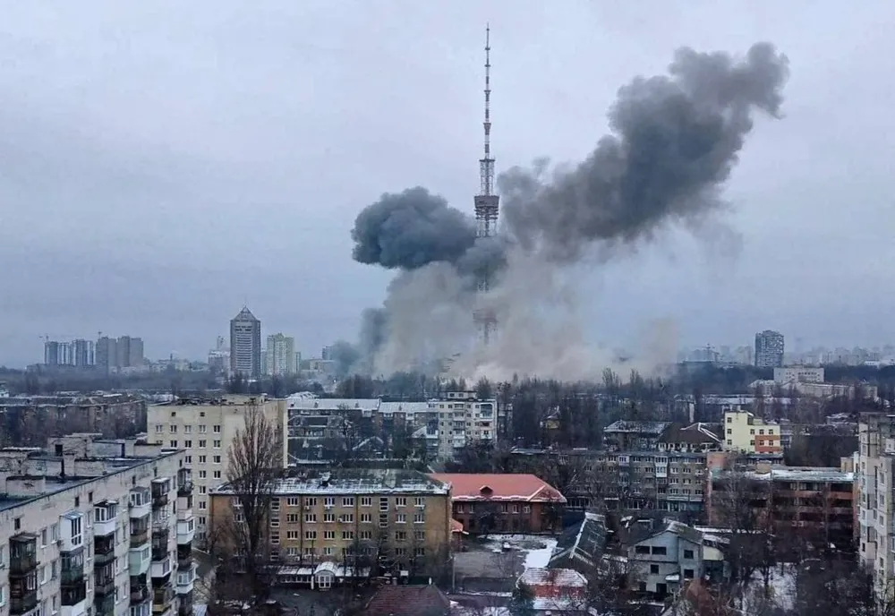 EXPLOZII PUTERNICE LA KIEV DUPĂ CE RUSIA A LANSAT OPT RACHETE ASUPRA TERITORIULUI UCRAINEAN
