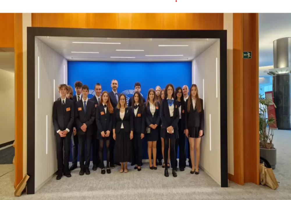 Elevii români, în vizită la Parlamentul European. Cum au reacționat după vizita la Bruxelles