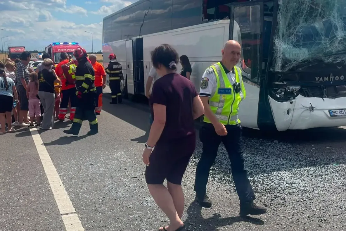 Accident grav în Călărași între un autocar cu peste 60 de persoane și un TIR. A fost activat Planul Roșu