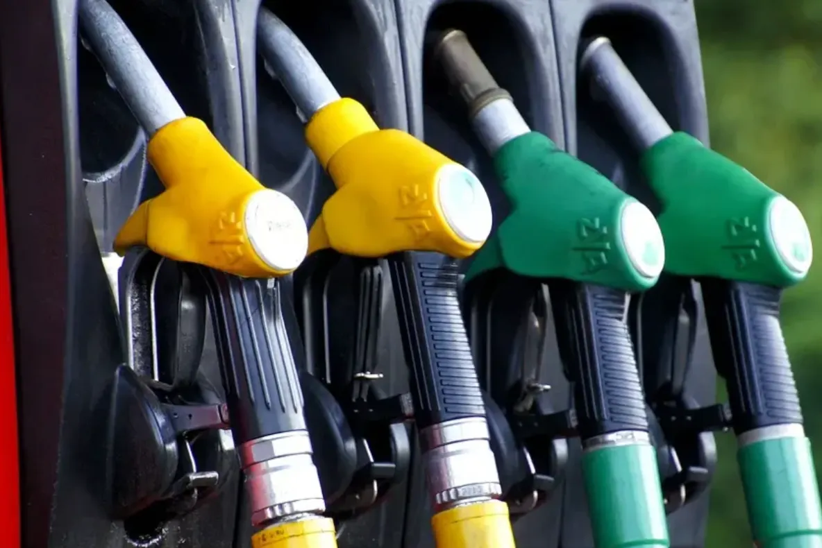 Benzina și motorina s-au scumpit din nou. Cât costă carburanții pe 10 septembrie