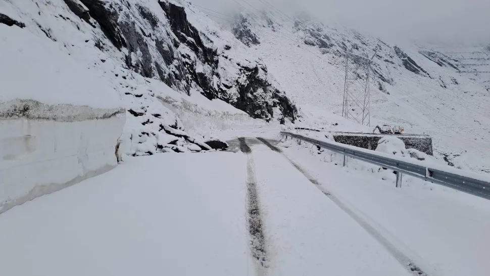 Iarna lovește din nou înainte de Paște: zăpadă de doi metri la munte și ger în toată țara