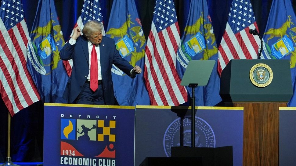 Trump atacă din nou Curtea Supremă și amenință cu măsuri dure împotriva partenerilor externi