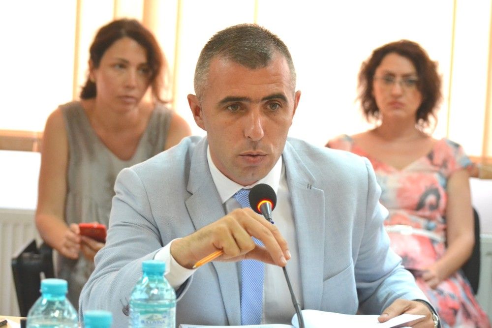 Salarii mărite pentru directorii din Primăria Slobozia