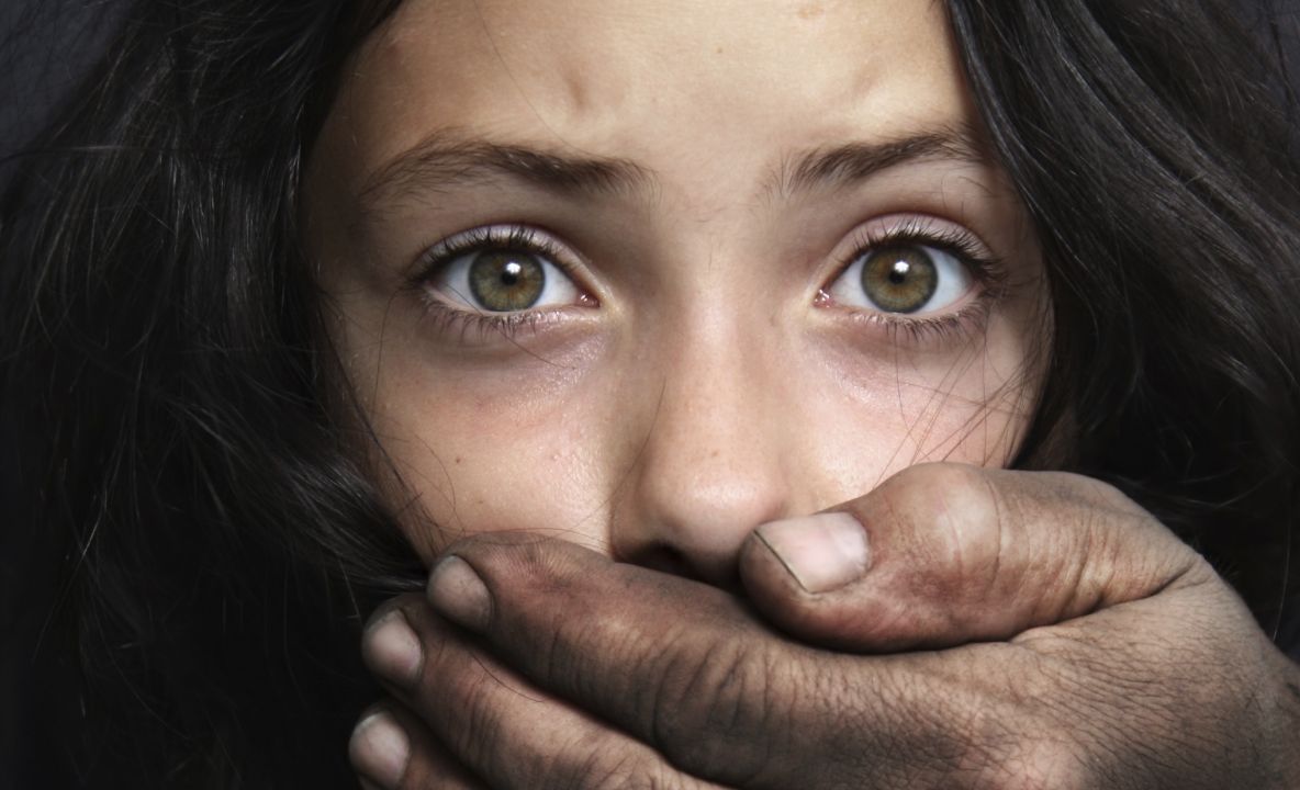 Direcția de Protecție a Copilului Ialomița împinge un copil de 5 ani în brațele tatălui abuziv! (3)