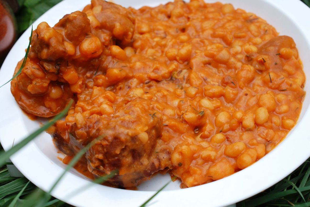 Primăria Slobozia pregătește 4000 de porții de fasole pentru 1 decembrie