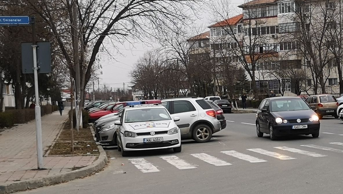 Revoltător! Poliţia Rutieră Slobozia vânează şoferii din maşini staţionate neregulamentar