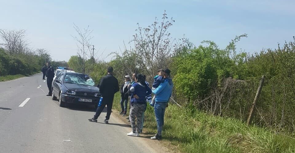 Biciclist în stare gravă, după ce a fost lovit de mașină