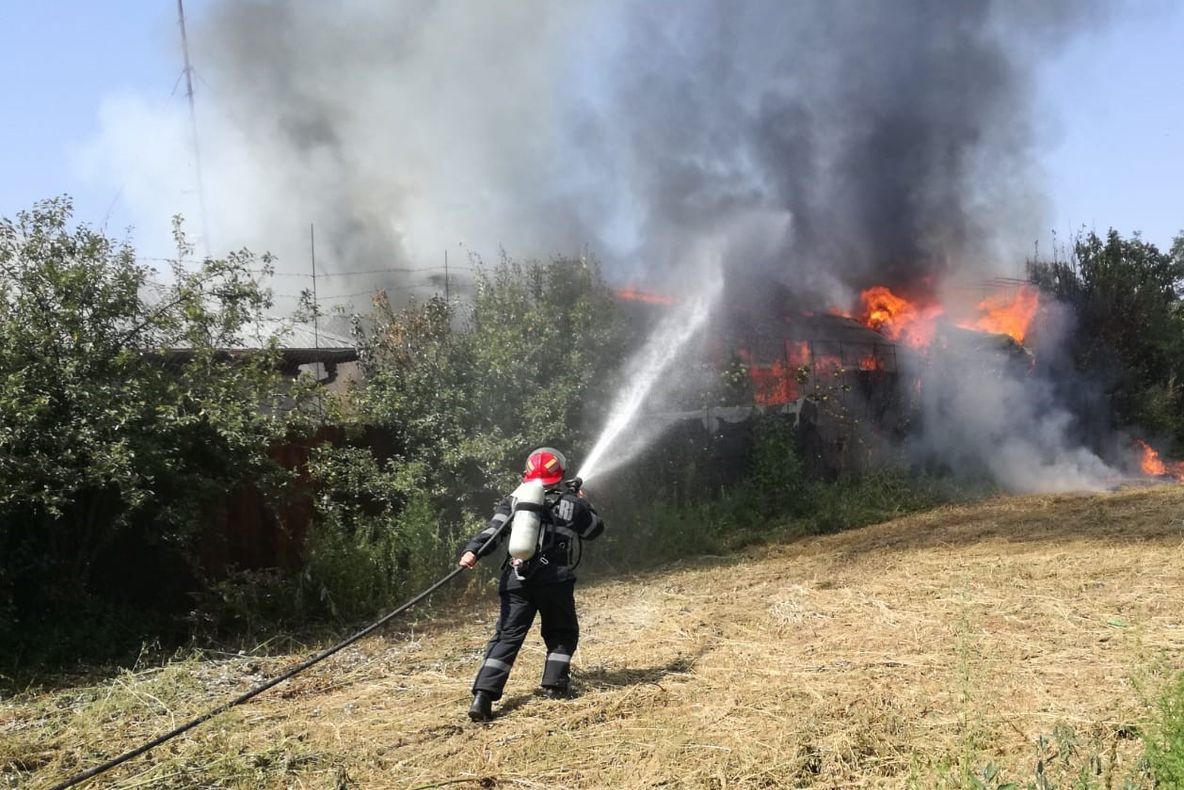 Bărbat căzut în fântână la Balaciu, incendiu la Drăgoiești