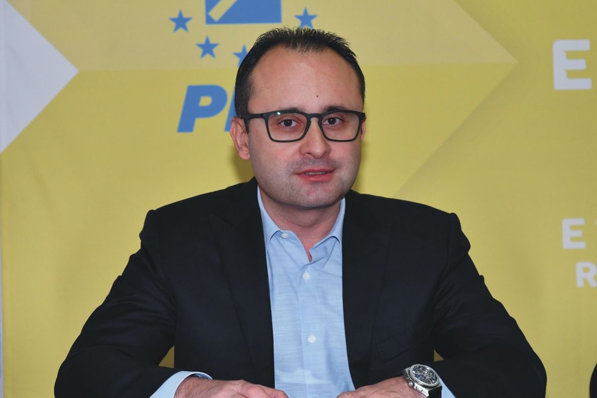 Liberalul Cristian Bușoi își face cabinet de europarlamentar la Slobozia