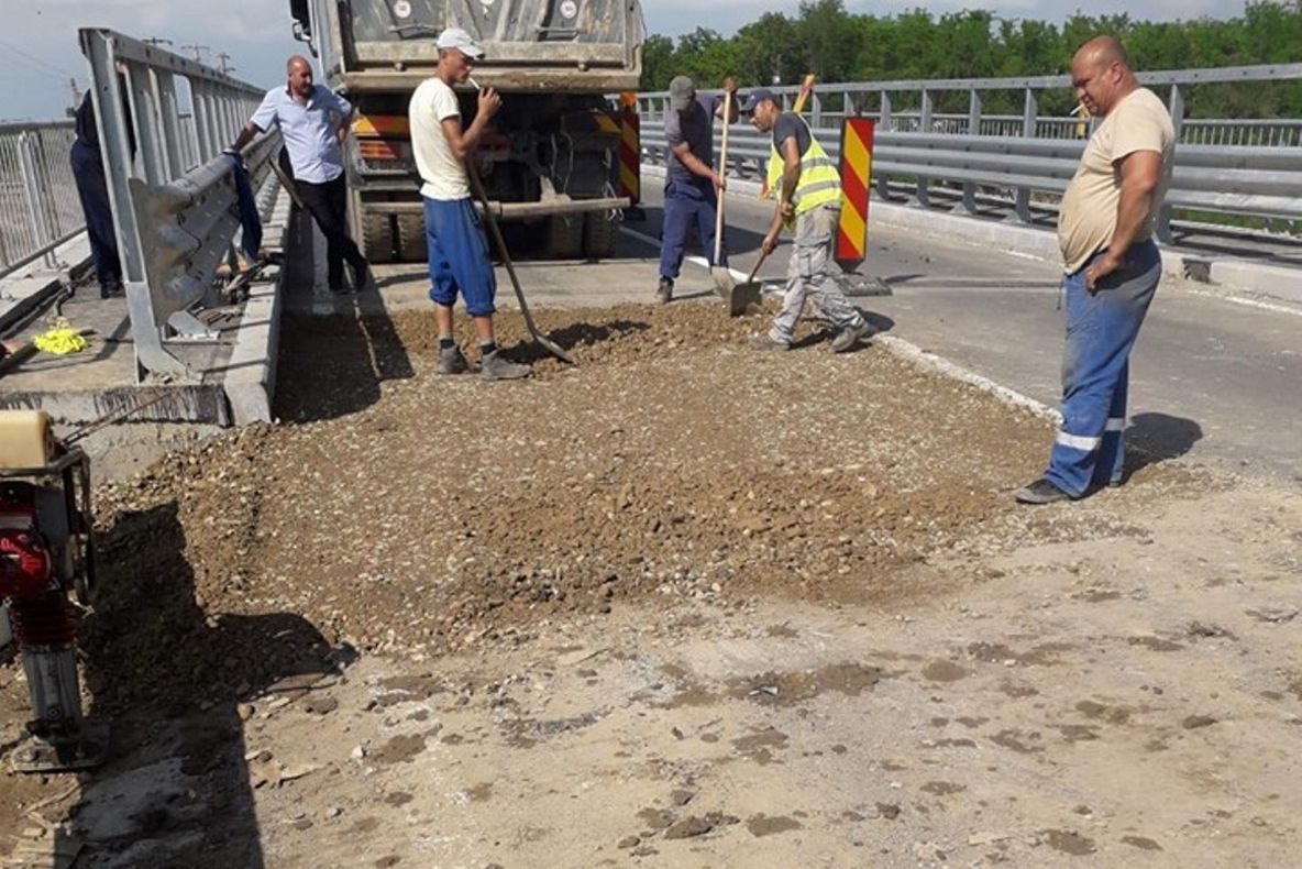 Podul de la Dridu inaugurat în campania electorală a intrat deja în reparații!