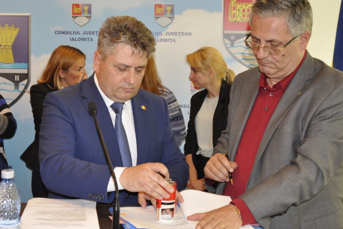 Finanțarea plajelor din Amara produce gaură în bugetul localității încă de la semnarea contractelor