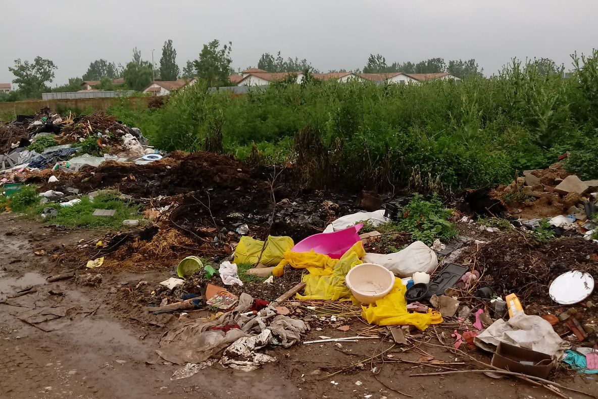 Au crescut amenzile pentru abandonarea deșeurilor. Persoanele fizice sunt sancționat cu până la 6000 de lei, iar firmele cu până la 40.000 de lei