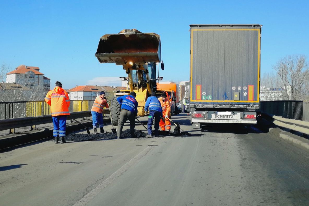 Aici sub banii dumneavoastră: salarii de lux pentru directorii din CNAIR