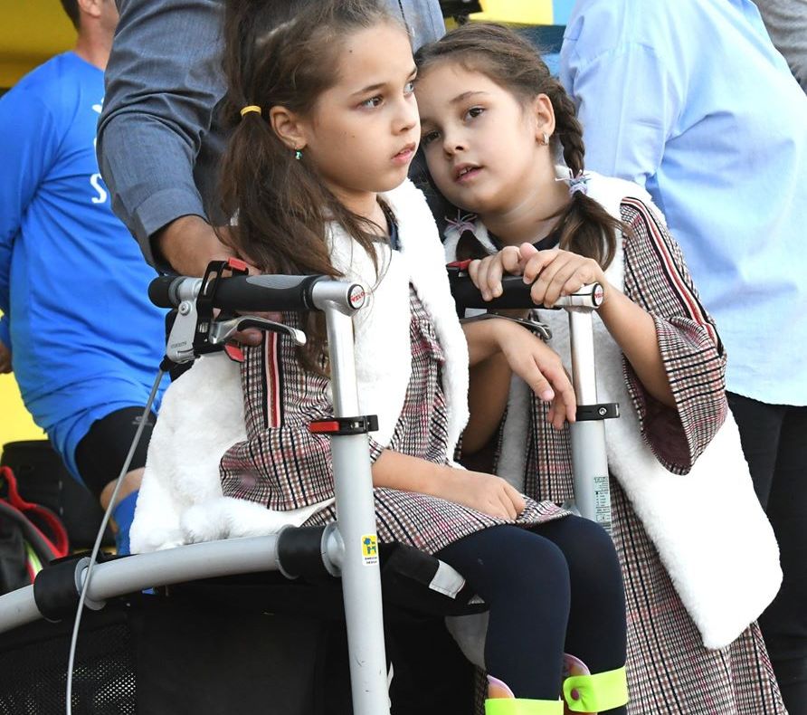 Spectacol caritabil la Slobozia pentru surorile Ingrid și Maya