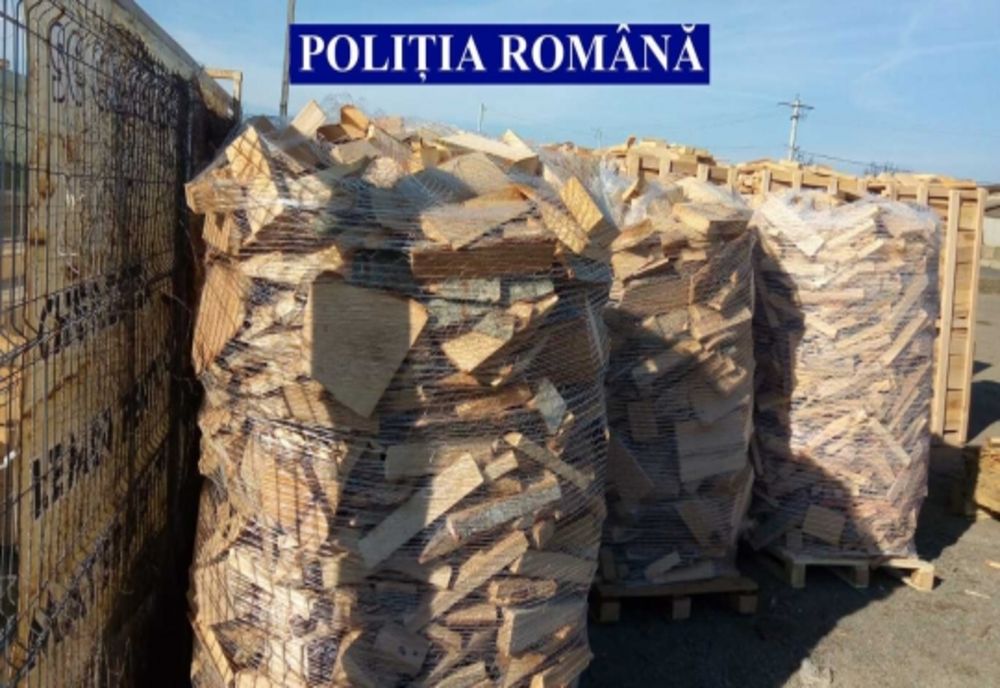 Lemne de foc depozitate fără acte de proveniență, confiscate de către polițiști