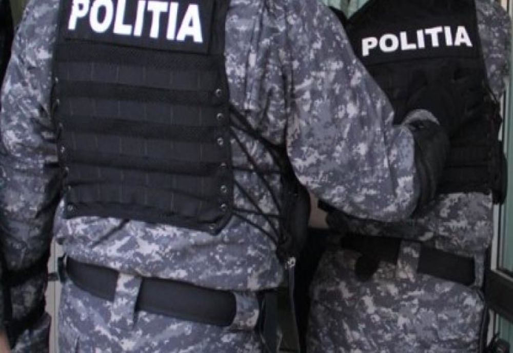 Grupare infracțională specializată în fraude informatice, destructurată