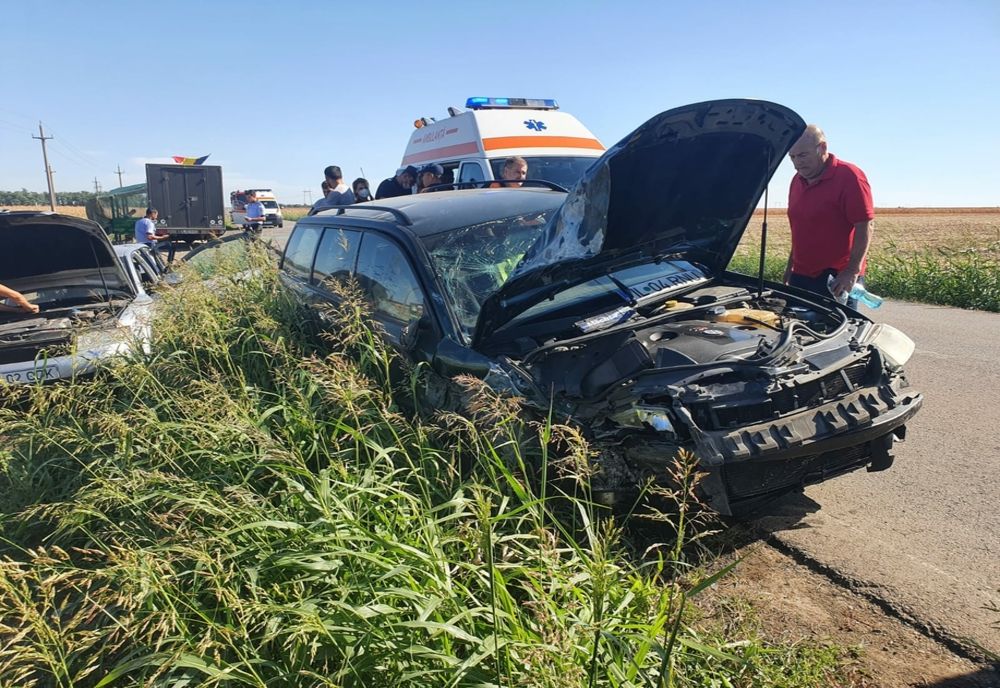  FOTO| Două persoane rănite într-un accident pe DJ 201B