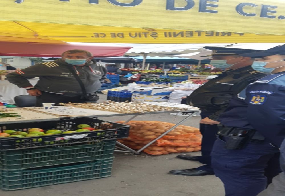 Polițiștii au amendat zeci de persoane pentru că nu purtau mască