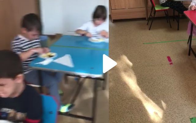 Imagini șocante. O educatoare de la o grădiniţă din Fetești s-a filmat în timp ce loveşte un copil