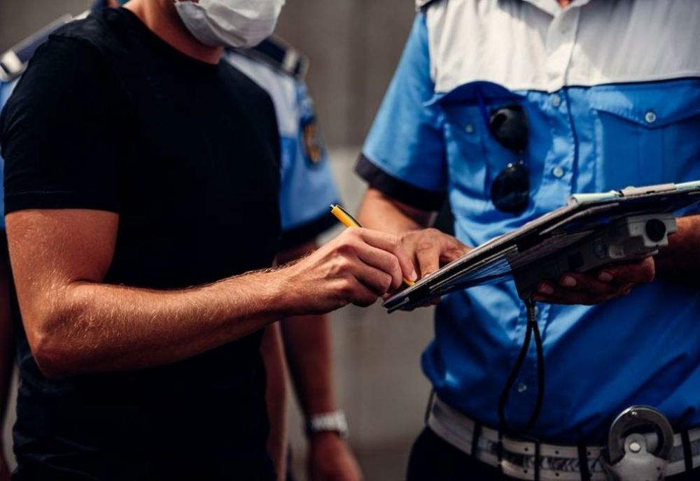 Acțiunea „masca la control” a adus amenzi de 4000 de lei, în ultimele 24 de ore