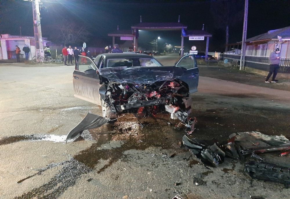 FOTO| Accident teribil în județul Buzău. Patru persoane transportate de urgență la spital!