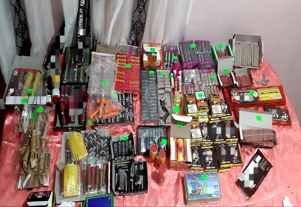 Percheziții în Ialomița. Vizați deținătorii de articole pirotehnice