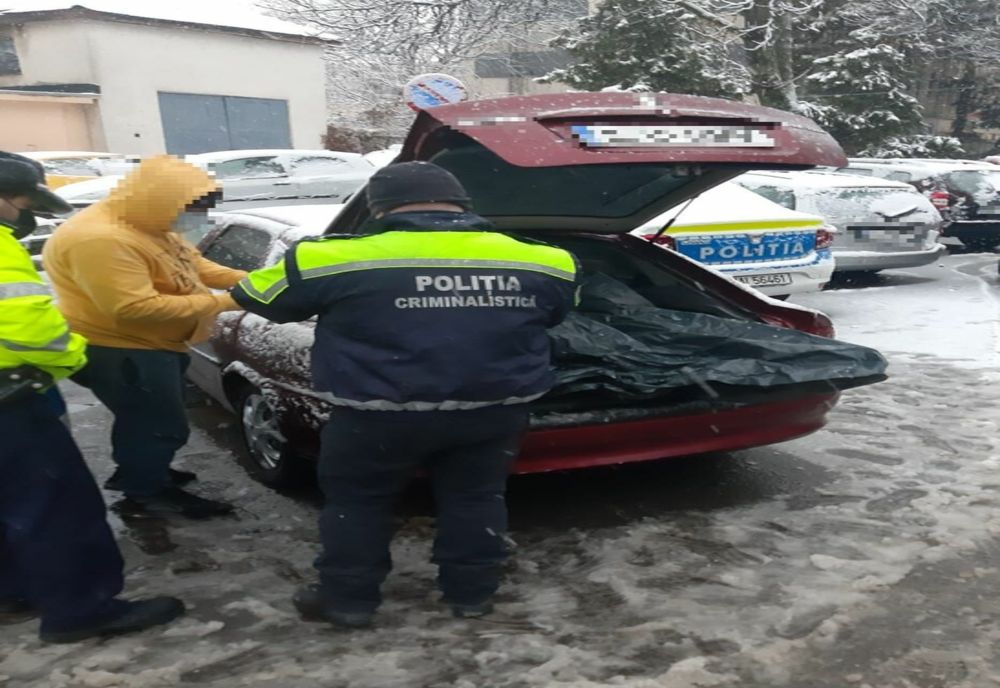 Braconieri prinși cu peștele în portbagaj