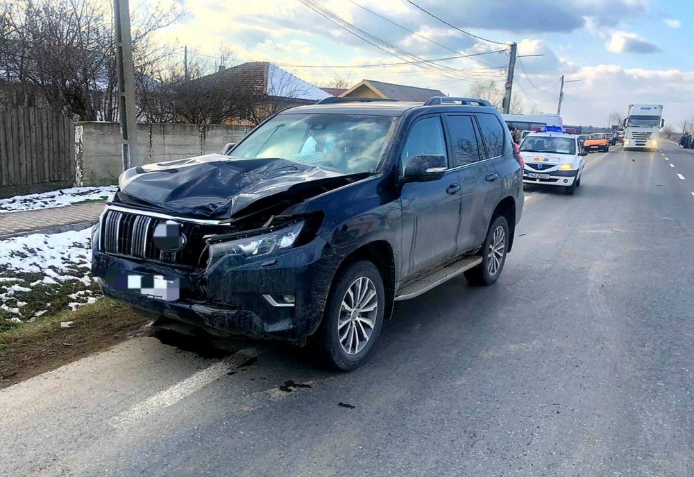 FOTO| Tânără  însărcinată spulberată de o mașină. Intervine elicopterul SMURD