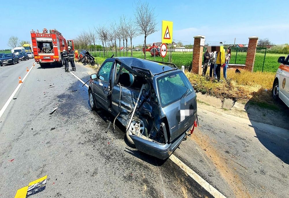 FOTO| Accident grav pe DN2. Trei persoane rănite, printre care un copil